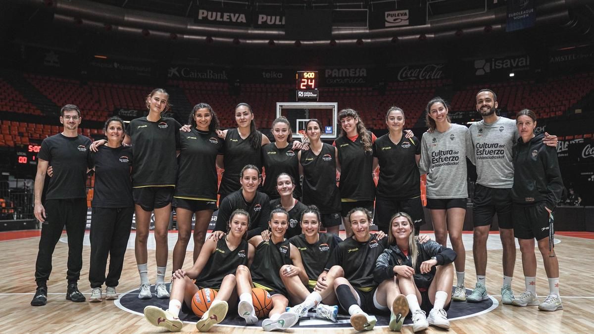 Las jugadoras de La Cordà de Paterna, en La Fonteta
