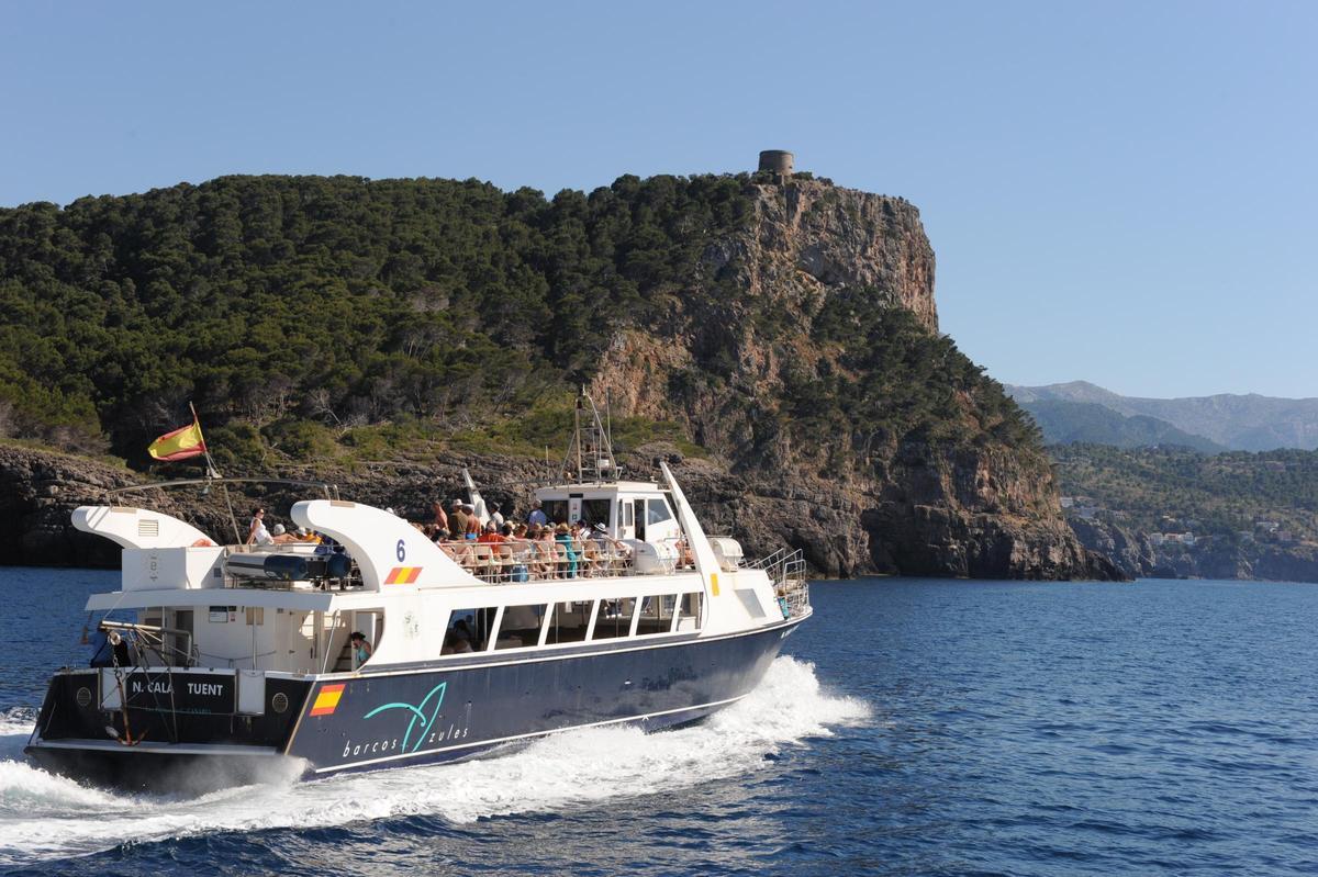 Barcos Azules ofrece la conexión regular con Sa Calobra.