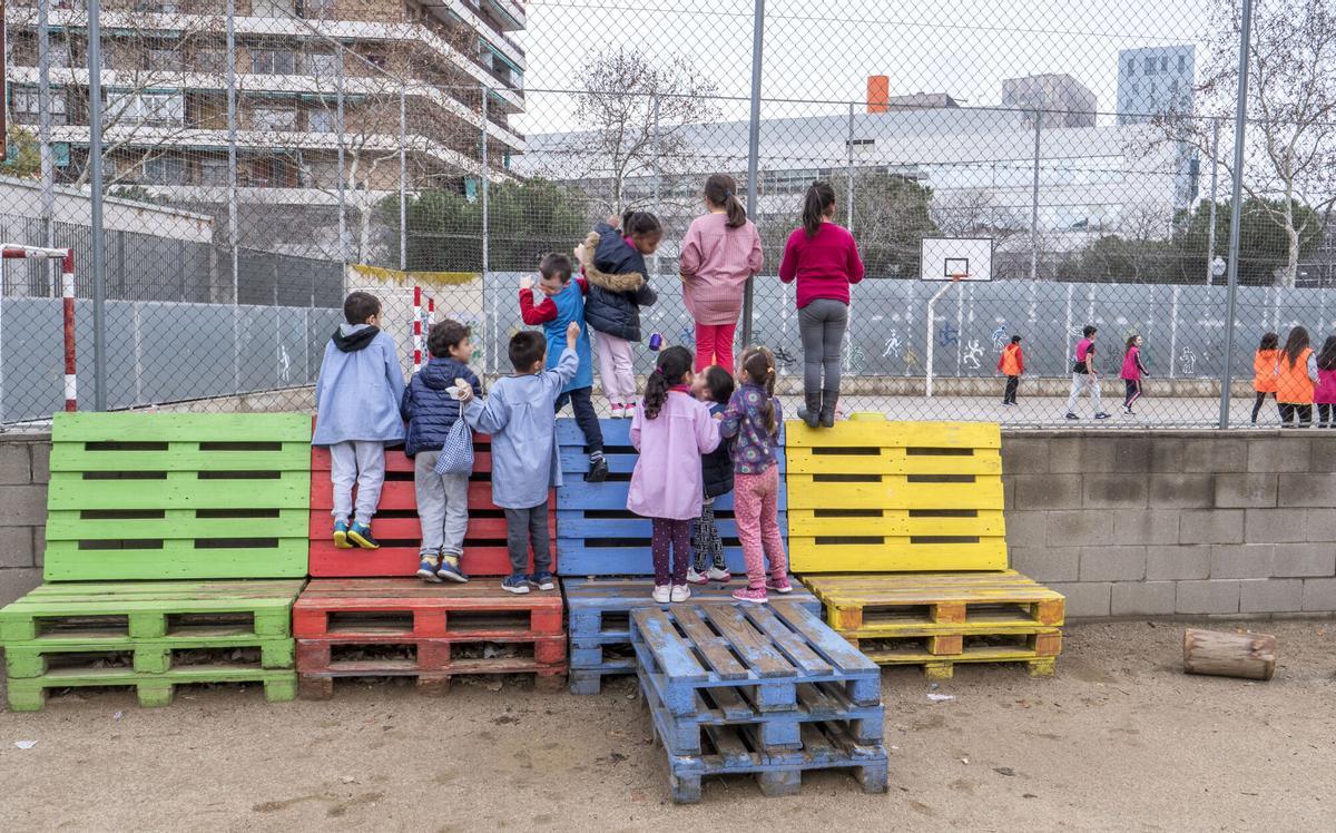 Barcelona obrirà 17 patis escolars per Setmana Santa per a ús públic i gratuït