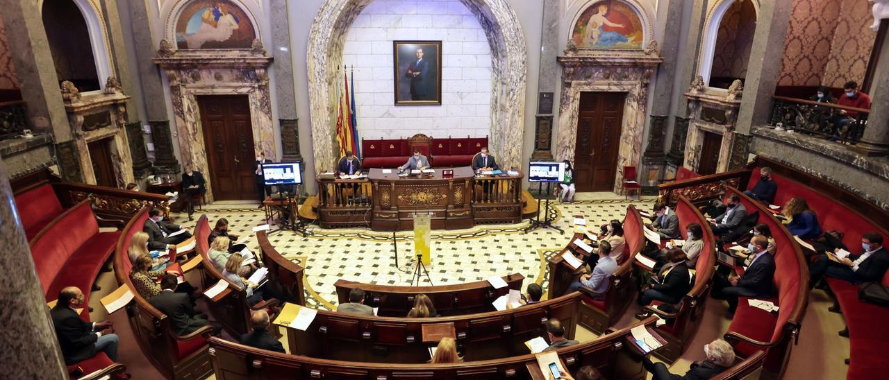 Vista general del hemiciclo del Ayuntamiento de València.