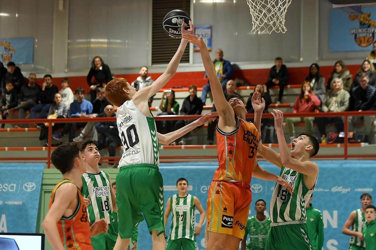 Victoria emocionante del infantil A masculino de Valencia Basket  en el arranque de la Minicopa Endesa