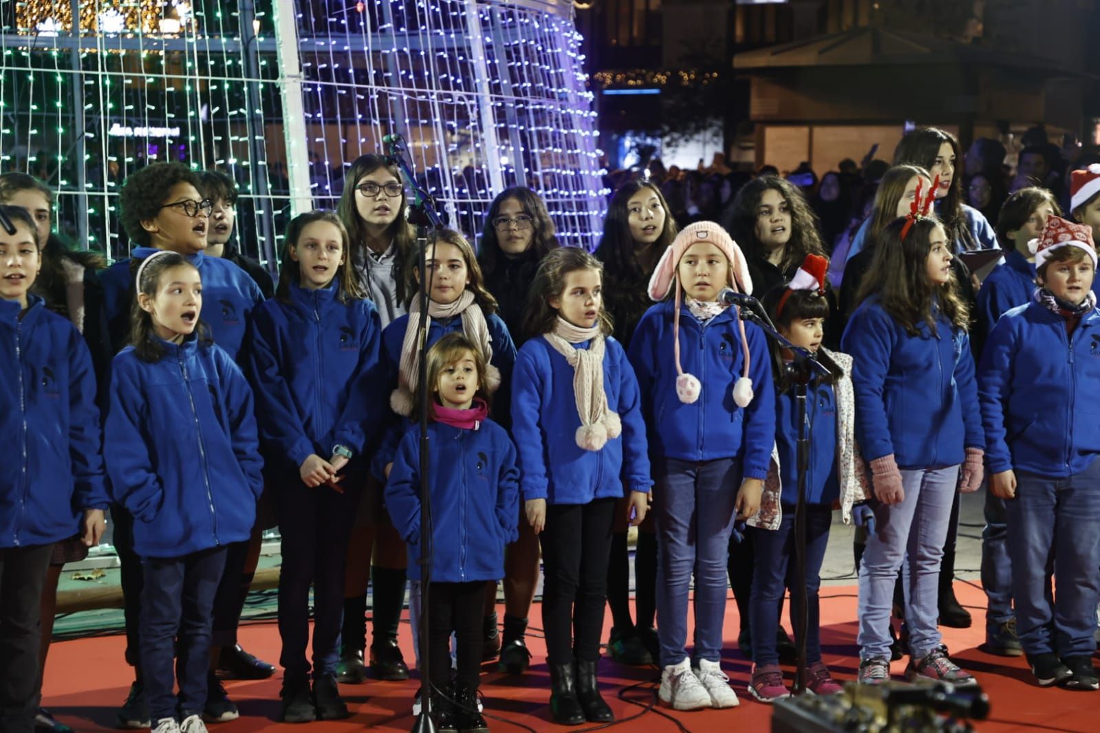 La Navidad llega a València: el encendido de luces acompañado de villancicos