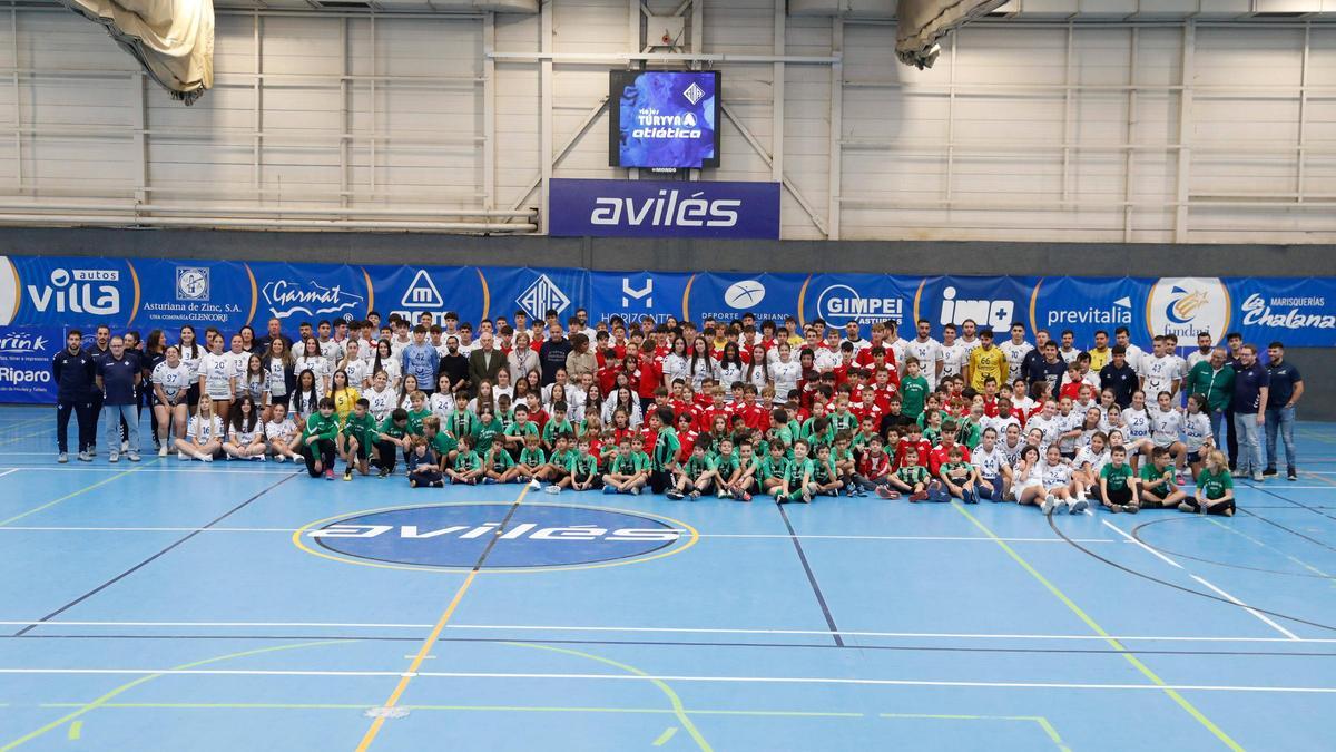 EN IMÁGENES: Así ha sido la presentación de la cantera de la Atlética Avilesina