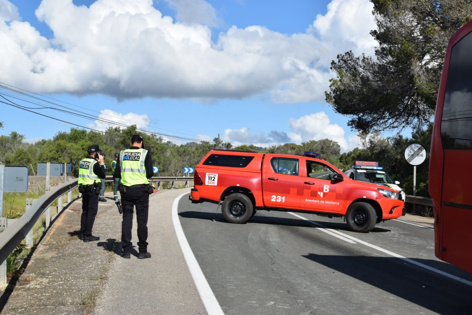 Un muerto y ocho heridos al chocar un autobús y un coche entre Felanitx y Portocolom