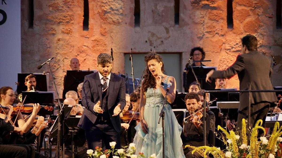 Grandes voces y clásicos de la ópera en la plaza de la Catedral