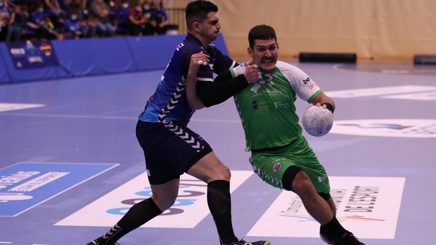 El BM Benidorm cede a un jugador al Chenois Geneve Handball