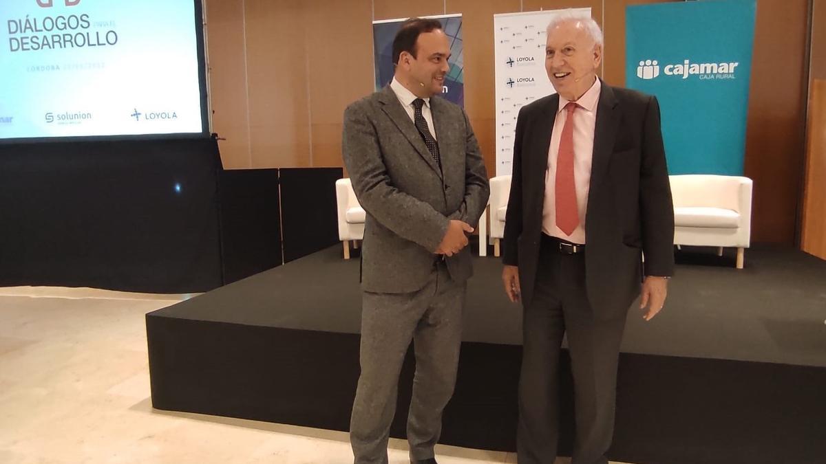 José Manuel García-Margallo (dcha.) junto a José Carlos Díez en Córdoba.