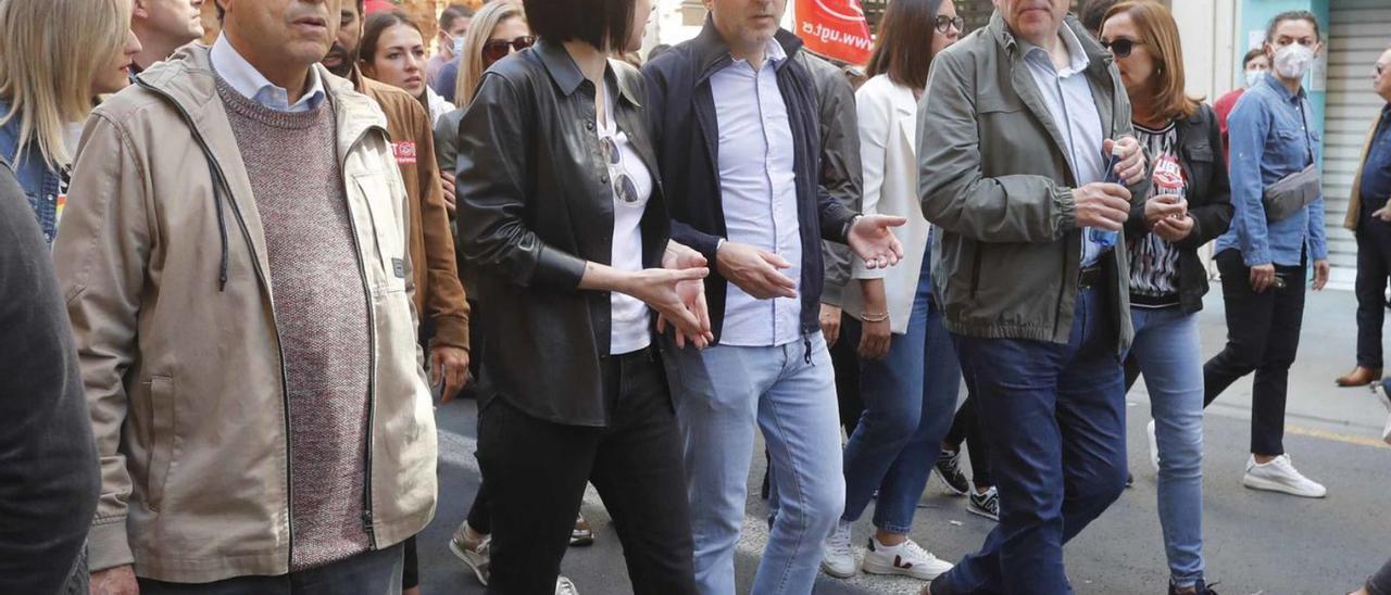 Morant, junto a Puig y los 
consellers España y Soler, ayer 
en la manifestación.  J M López