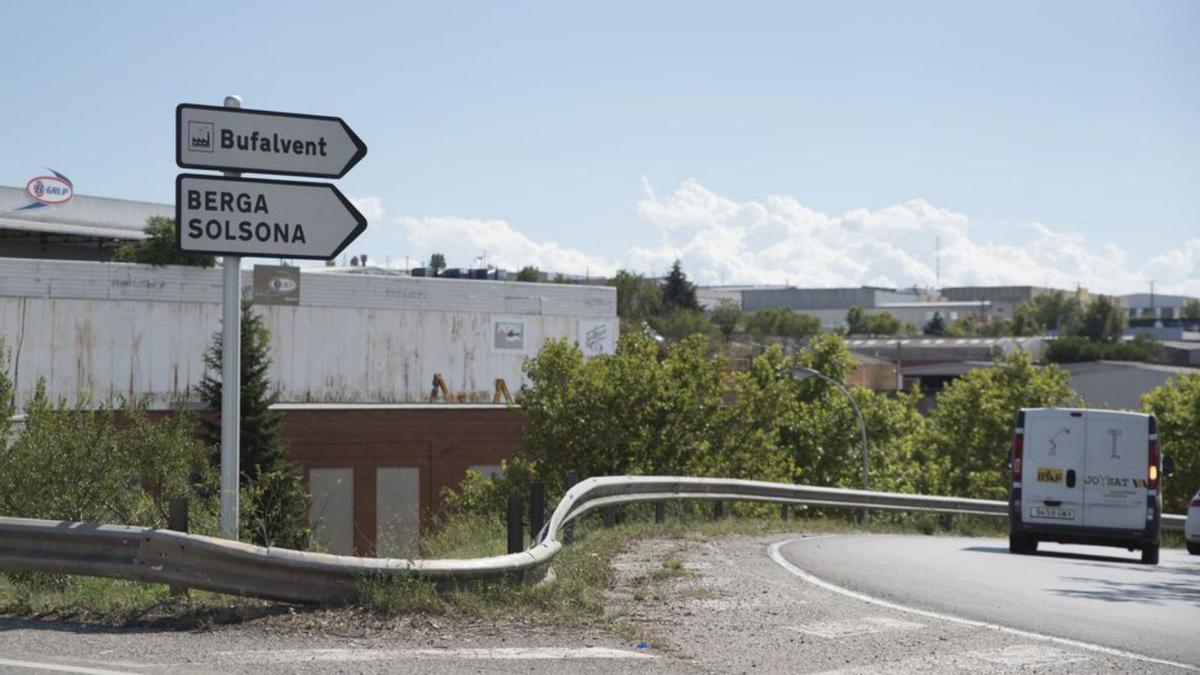 Un dels accessos a les naus de Bufalvent, a Manresa | OSCAR BAYONA