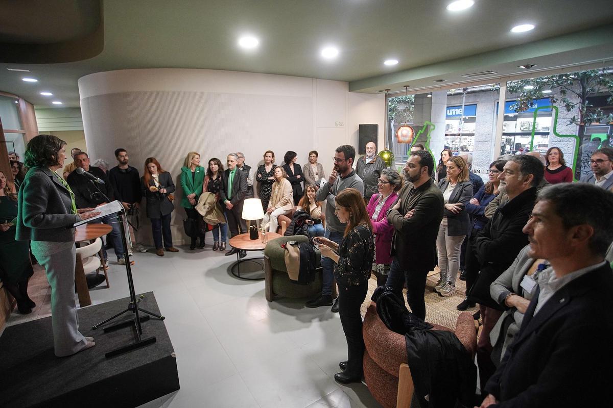 Les imatges de la inauguració de l'Associació contra el càncer a Girona