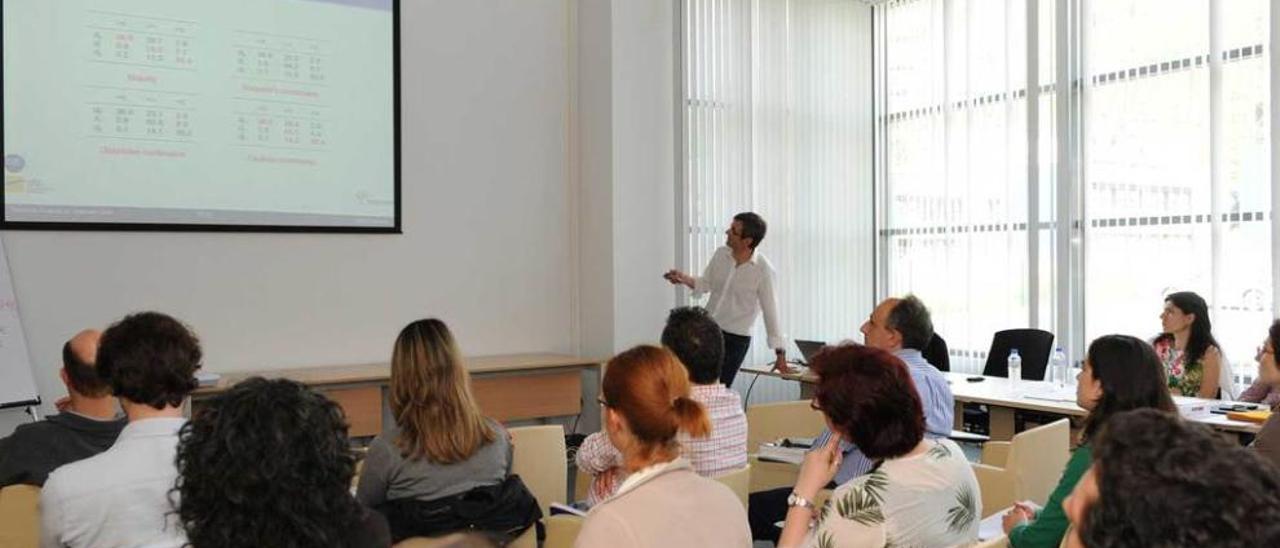 Participantes en un taller de investigación organizado por el centro de Soft Computing.