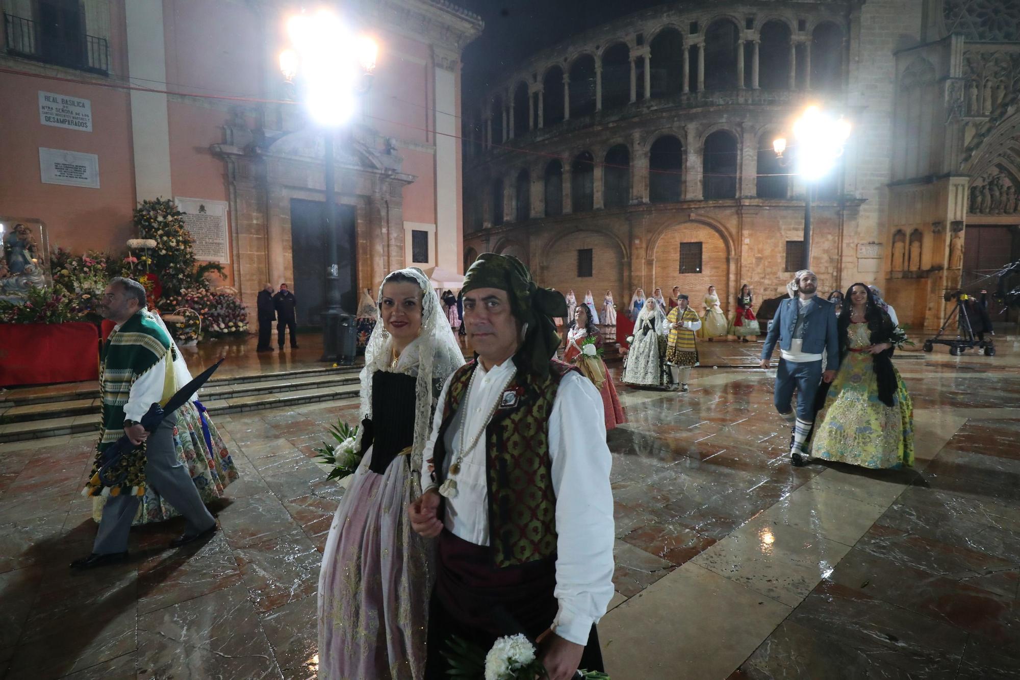 Búscate en el primer día de ofrenda por la calle de la Paz (entre las 21:00 a las 22:00 horas)