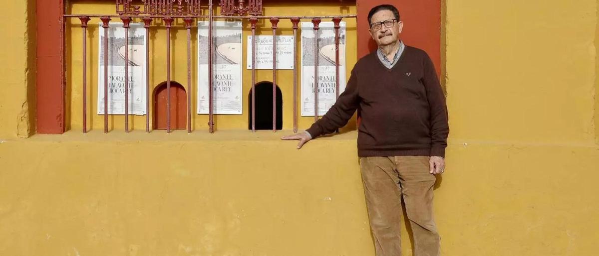 Antonio Rodríguez, en la taquillas de la plaza de toros.