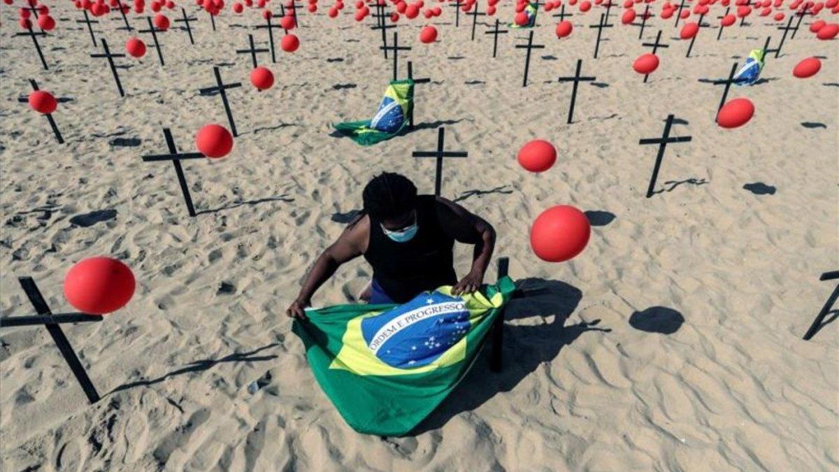 La pandemia en Brasil aumenta y rebasa los 101.000 fallecidos por COVID-19