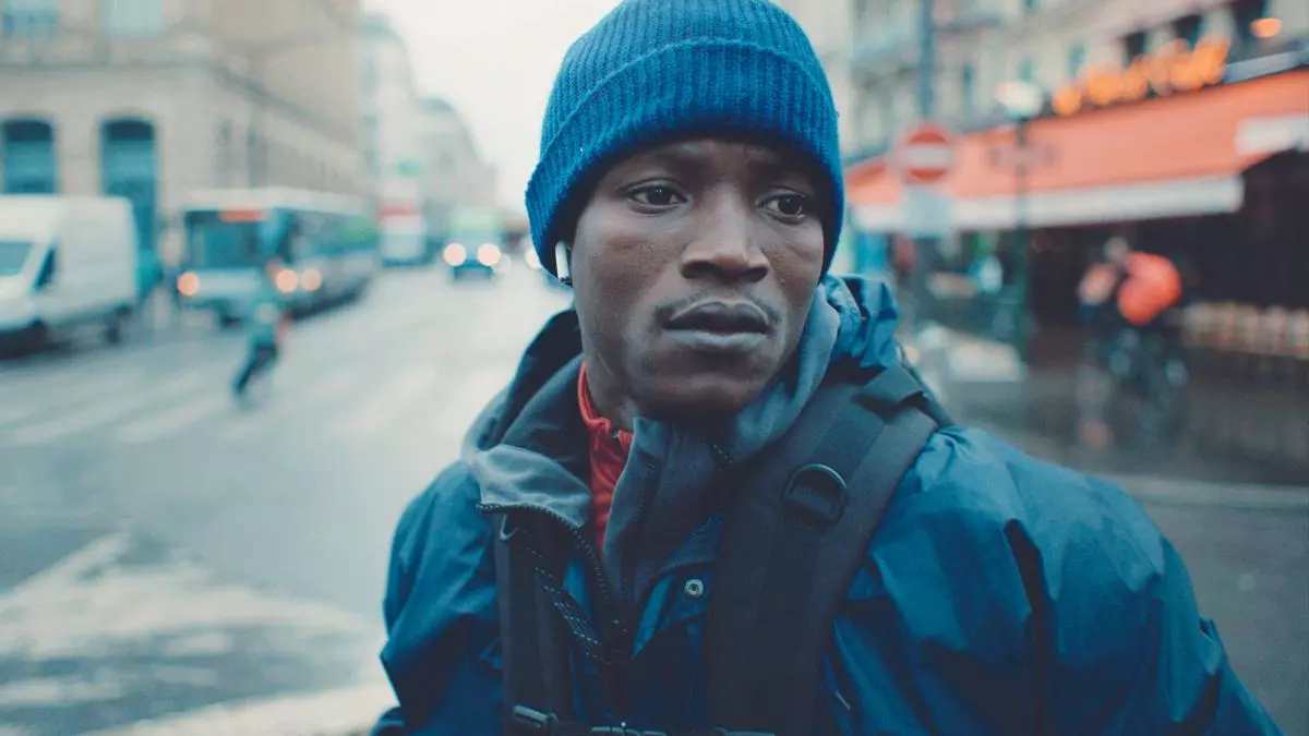 Crítica de 'La historia de Souleymane': un drama migratorio en forma de 'thriller' frenético