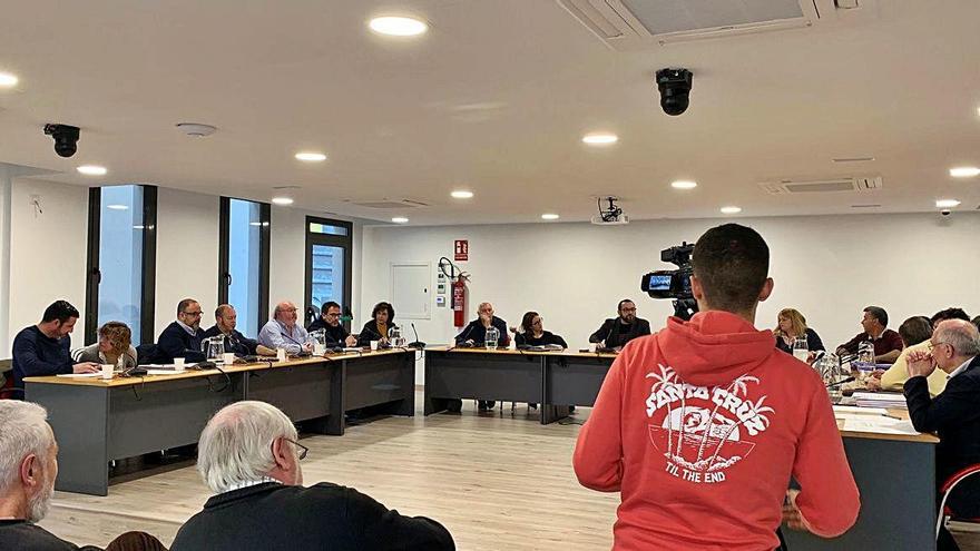 A finals de febrer PSC i JxCat van forçar un ple per reprovar la gestió del govern.