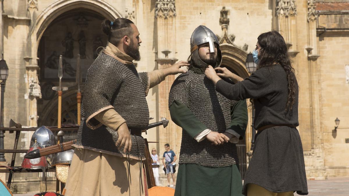 Escenificación de la vida militar del reino de Asturias