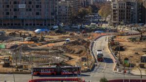 Glòries se despide de los buses por el medio de la plaza