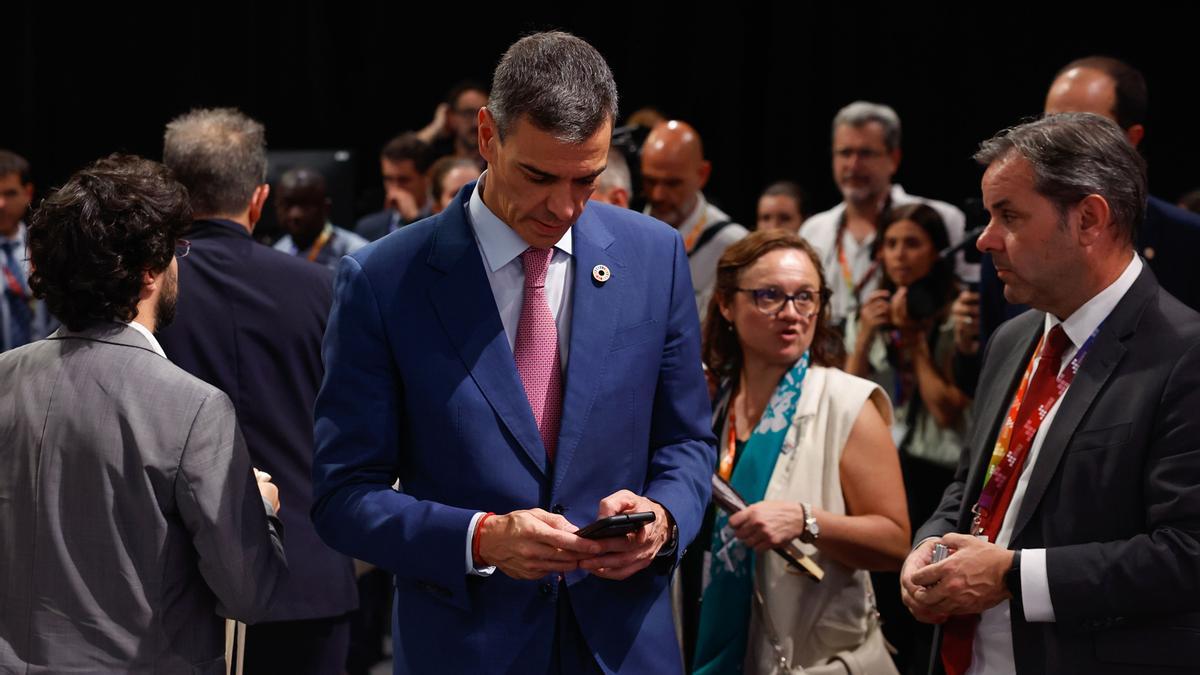 Dos detenidos en Las Palmas por filtración de datos personales sobre Sánchez y otros políticos