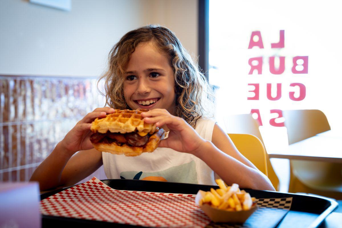 Aquarama celebra su 40º aniversario con más servicios y una oferta gastronómica renovada.