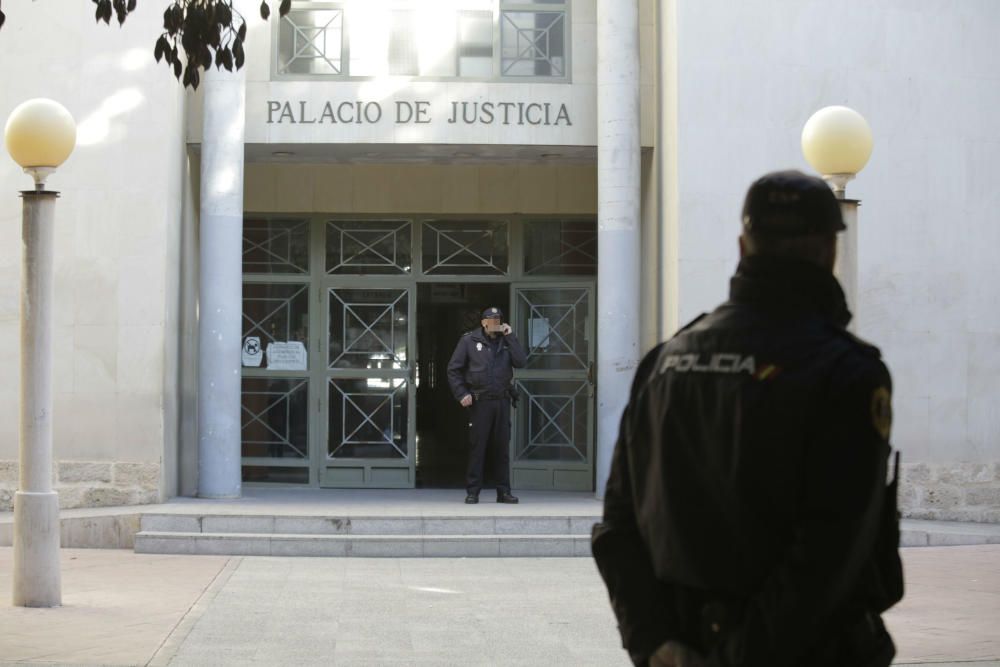 Un falso aviso de bomba obliga a desalojar los juzgados durante unas horas