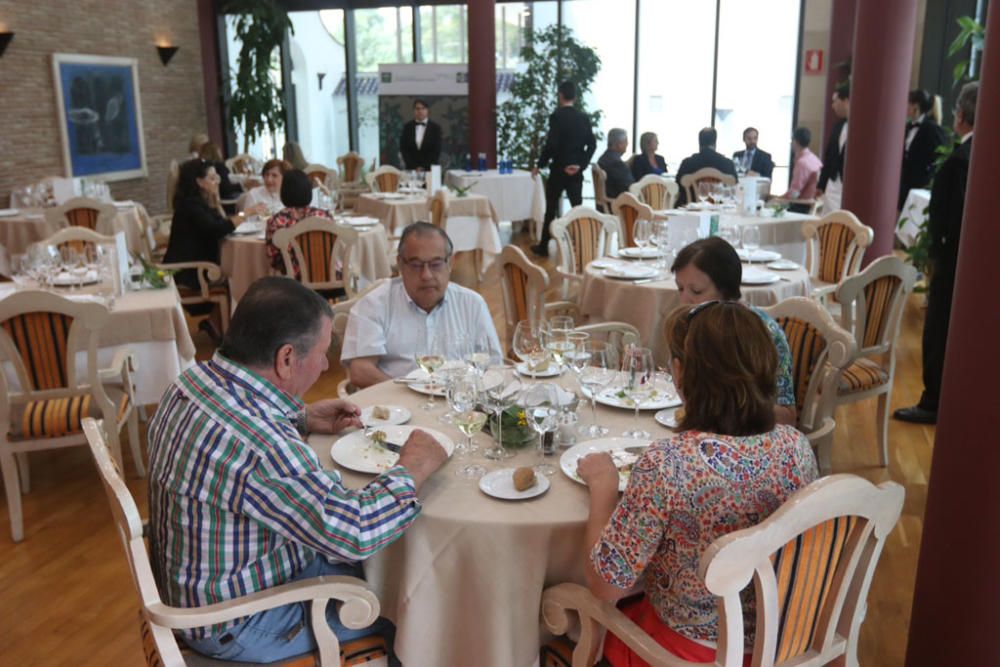 El aula restaurante de la escuela de hostelería de La Cónsula en Málaga  abre al público para la realización de actividades participativas del público en la formación práctica del alumnado