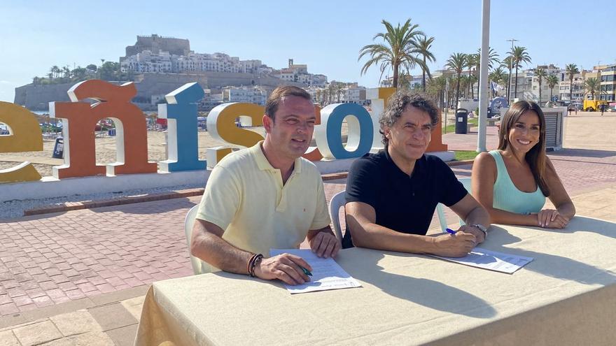Colomer y Martínez firmaron el convenio que cristaliza su colaboración para fomentar el producto ‘Peñíscola de Cine’.