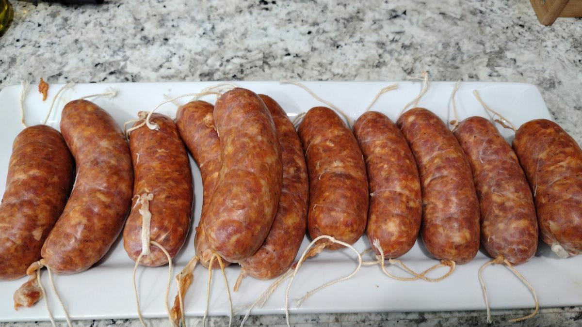 Matanza casera en Miami para hacer chorizos y salchichones extremeños