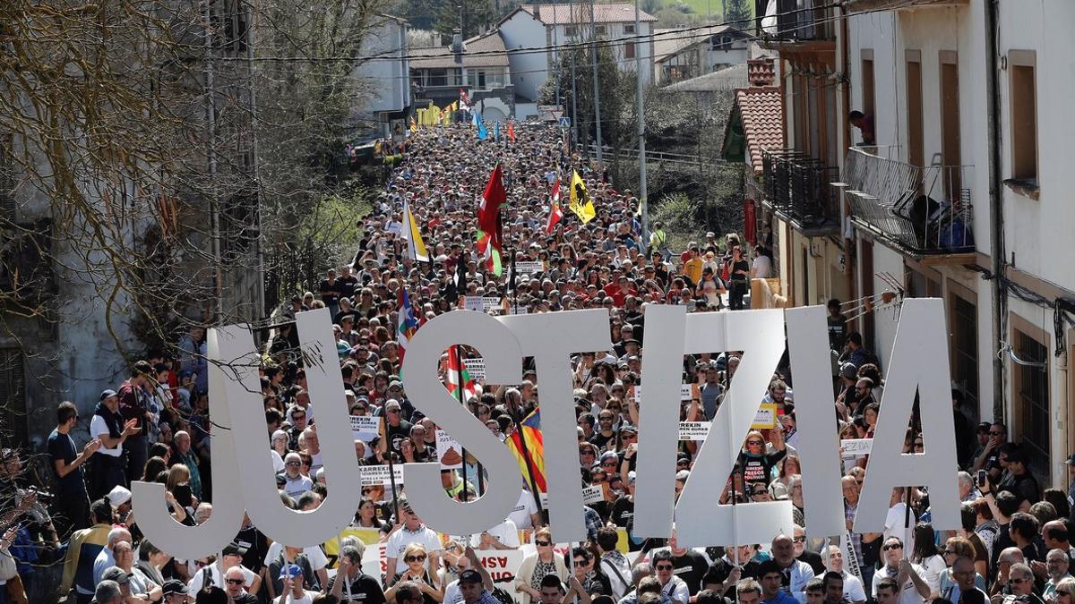 Manifestación para pedir &quot;justicia y proporcionalidad&quot; en el caso Alsasua, en la localidad Navarra, en marzo del 2019