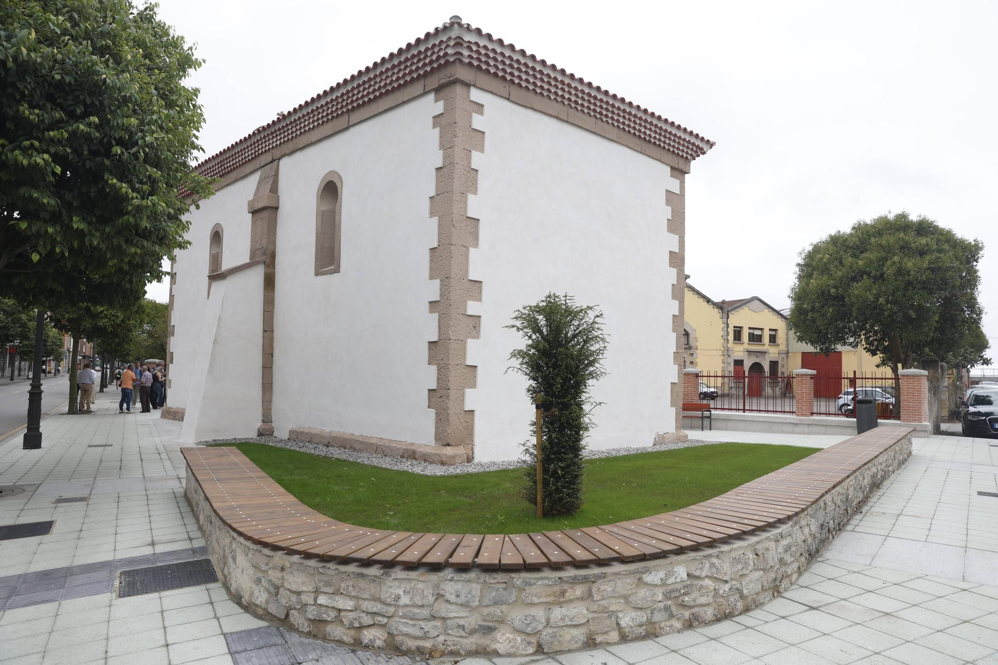 Gijón abre la puerta a Naval Azul desde esta nueva plaza en el corazón de El Natahoyo (en imágenes)