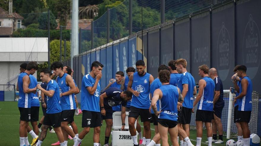 El Deportivo regresa al trabajo en Abegondo: primeras imágenes sobre el césped con los nuevos fichajes