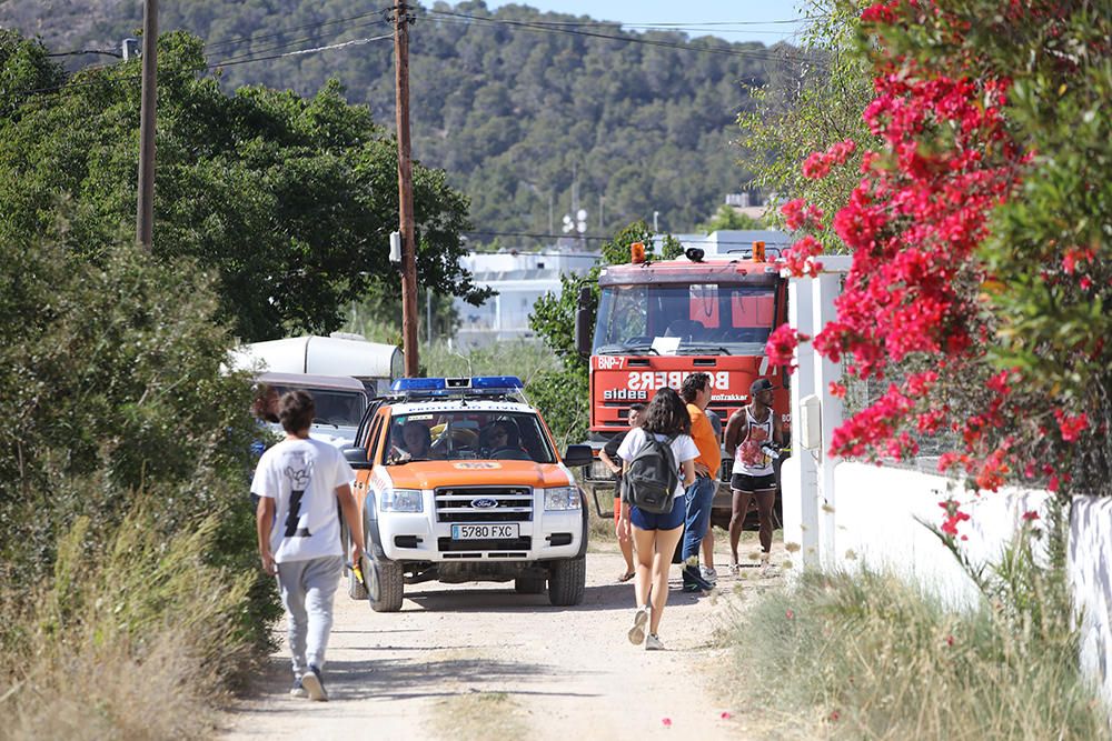 Incendio en una zona de rastrojos en Sant Antoni