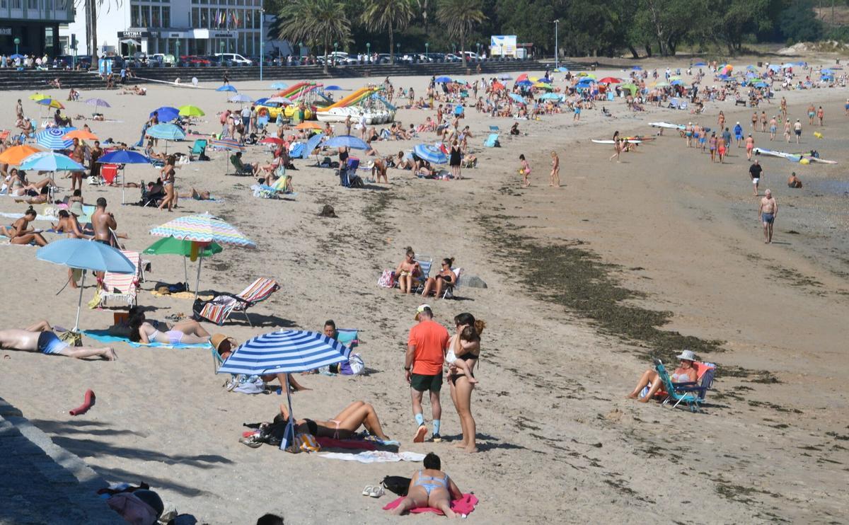 La playa de Santa Cristina un día de verano