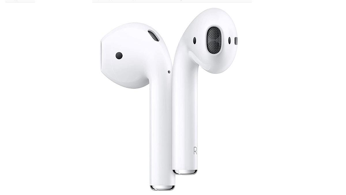 AirPods con estuche de carga.