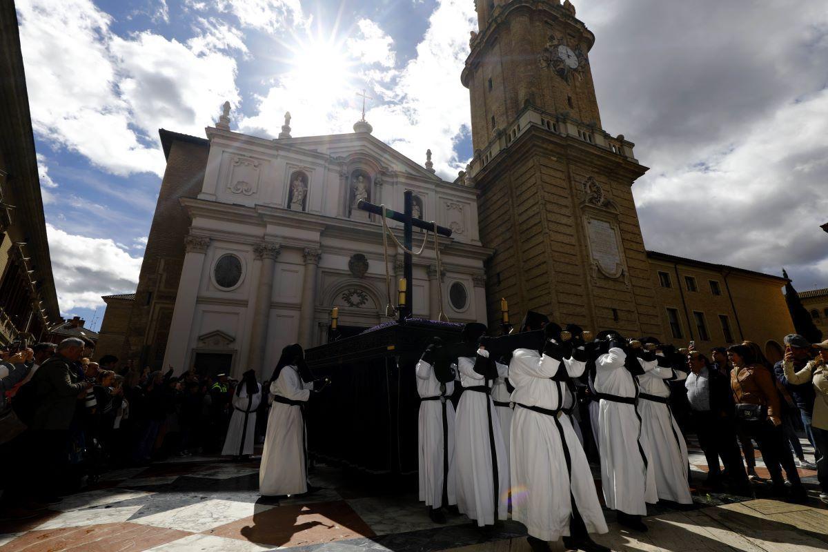 En imágenes | Procesiones del Jueves Santo en Zaragoza