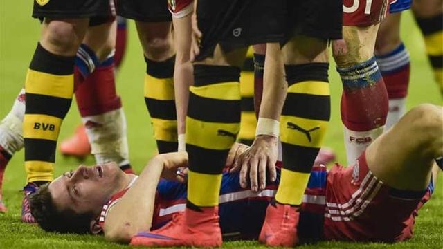 Así quedó Lewandowski tras el choque con Langerak