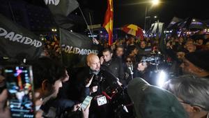 El secretario general del sindicato Solidaridad, Rodrigo Alonso, realiza declaraciones a la prensa, a 24 de noviembre de 2023, en Madrid (España). Precedida de un acto de protesta, la marcha culminará en las inmediaciones de la sede del PSOE, lugar donde