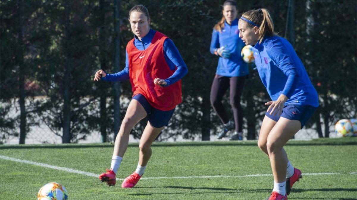 Las jugadoras del Barça Femenino en la sesión de entrenamiento de este miércoles