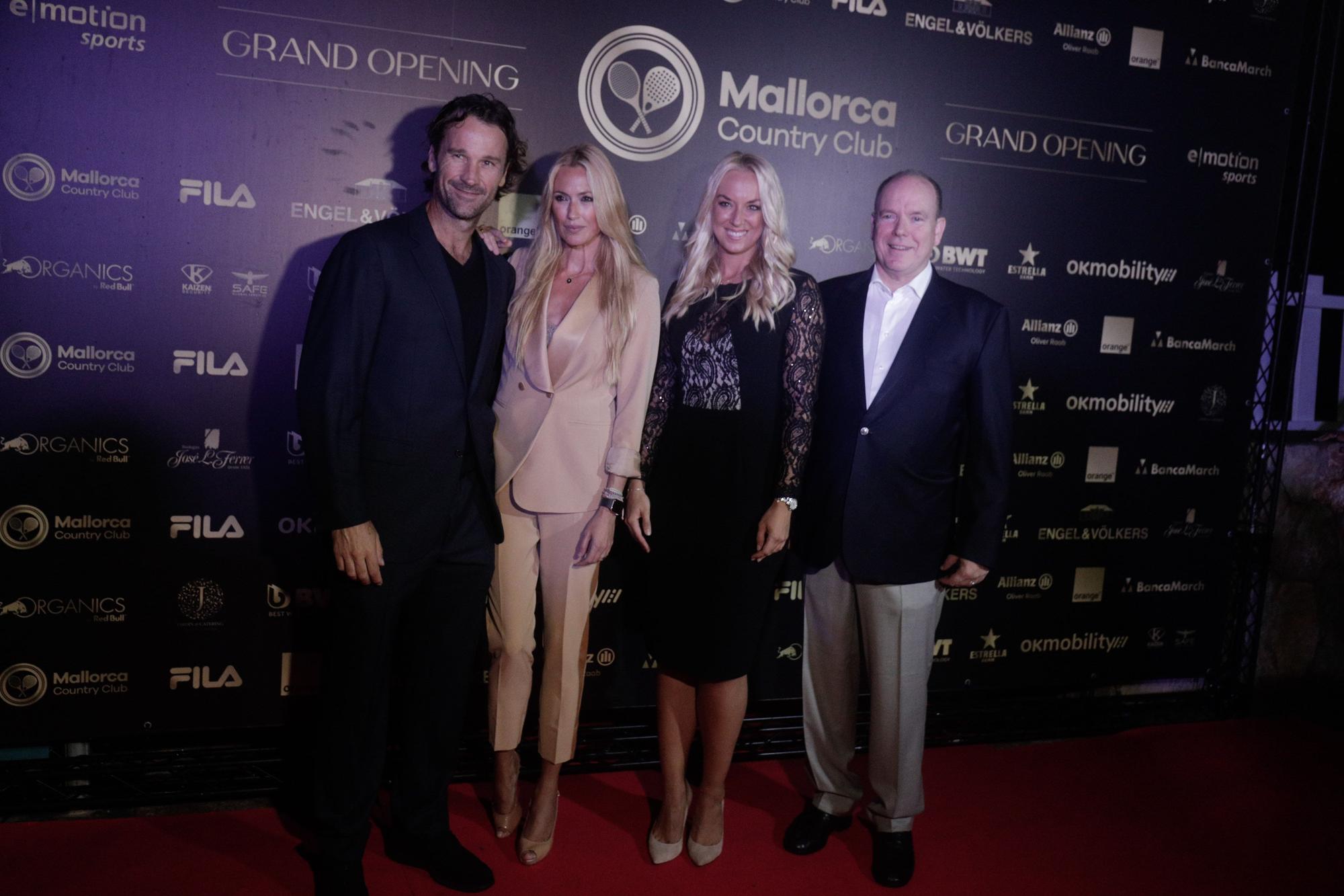 Alberto de Mónaco inaugura en Mallorca un selecto club de tenis