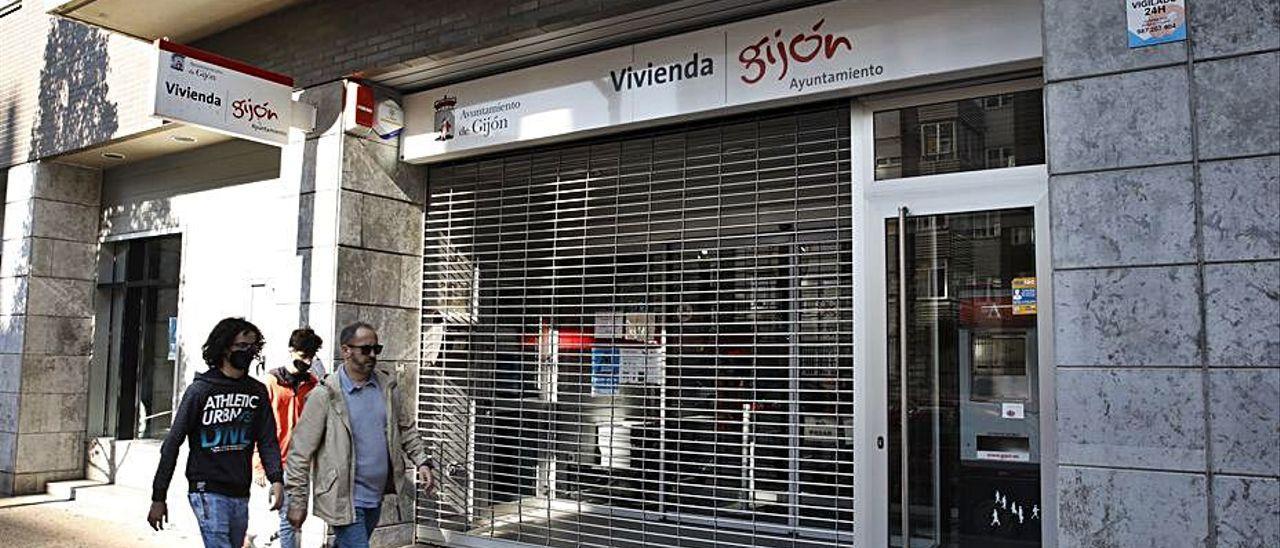 La entrada de las oficinas de la Empresa Municipal de la Vivienda.