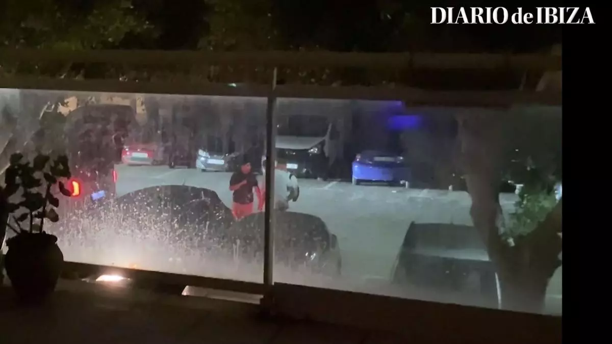 Discusión de madrugada en Platja d'en Bossa: "¡A mí no me toques!"