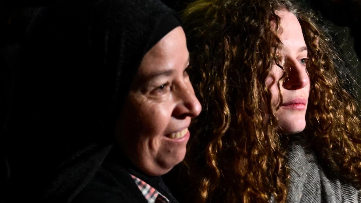 La jove activista Ahed Tamimi, entre els palestins alliberats per Israel