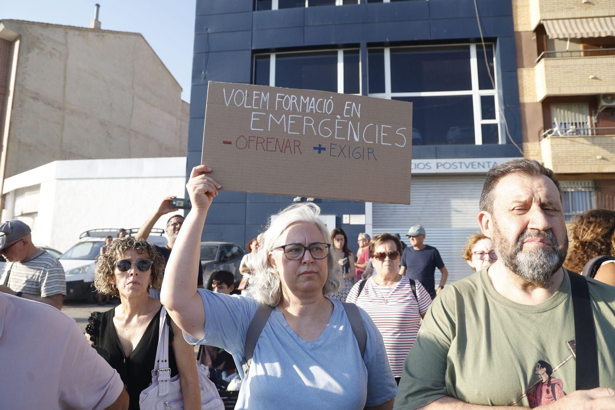 La novena manifestación contra Mazón por la gestión de la dana desde Catarroja, en imágenes