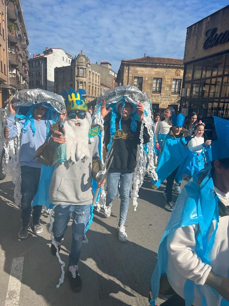 El fondo marino, protagonista del carnaval del colegio Maliayo