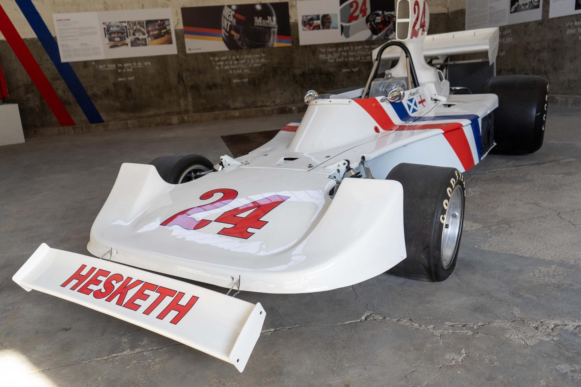 Imatges del bòlid Hesketh de Fórmula 1 que conduïa James Hunt, propietat de Miquel Liso a Manresa