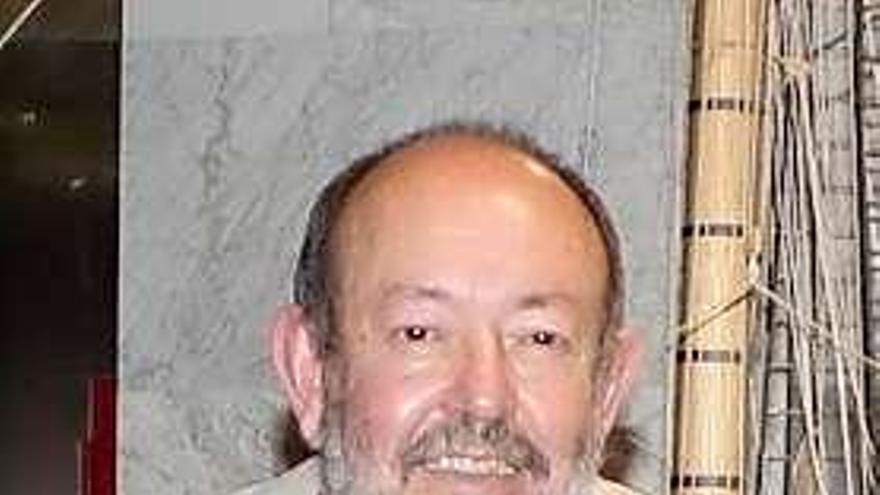 Francisco Roces.