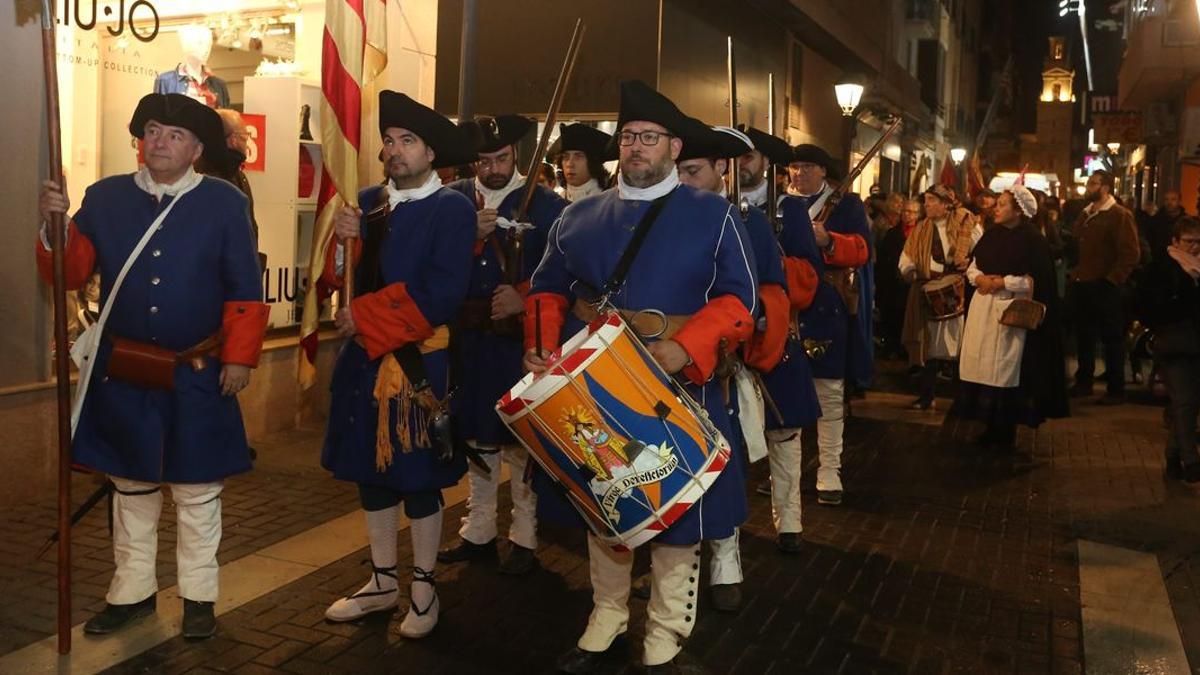 El Miquelets del Regne de València desfilaran a la tradicional marxa cívica i dispararan salves en honor als 253 vila-realencs morts en l'assalt i crema de la vila per les tropes de Felip V.
