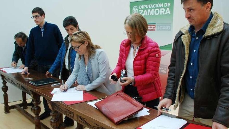 La rúbrica del DipnamiZa agiliza la contratación de 550 parados