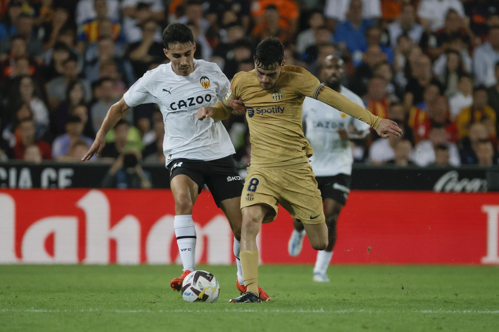 El Barcelona domina sin goles al Valencia al descanso (0-0)