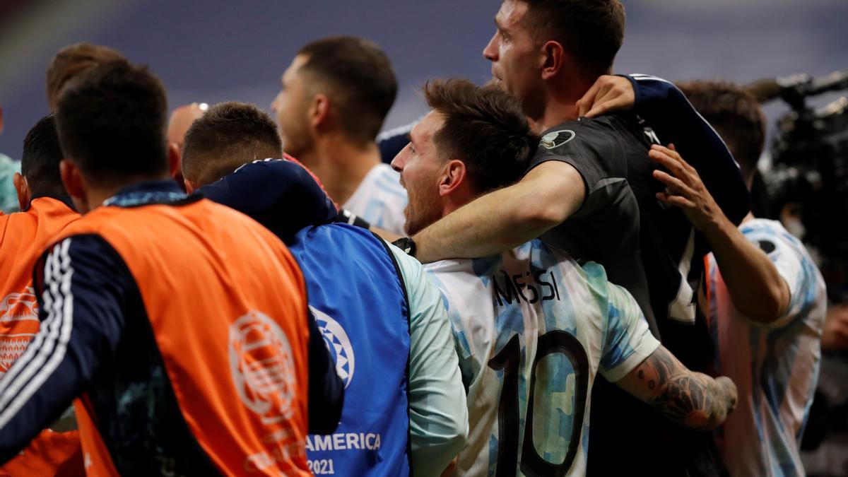 La reacción de Messi al penalti fallado por Yerry Mina: "Baila ahora"